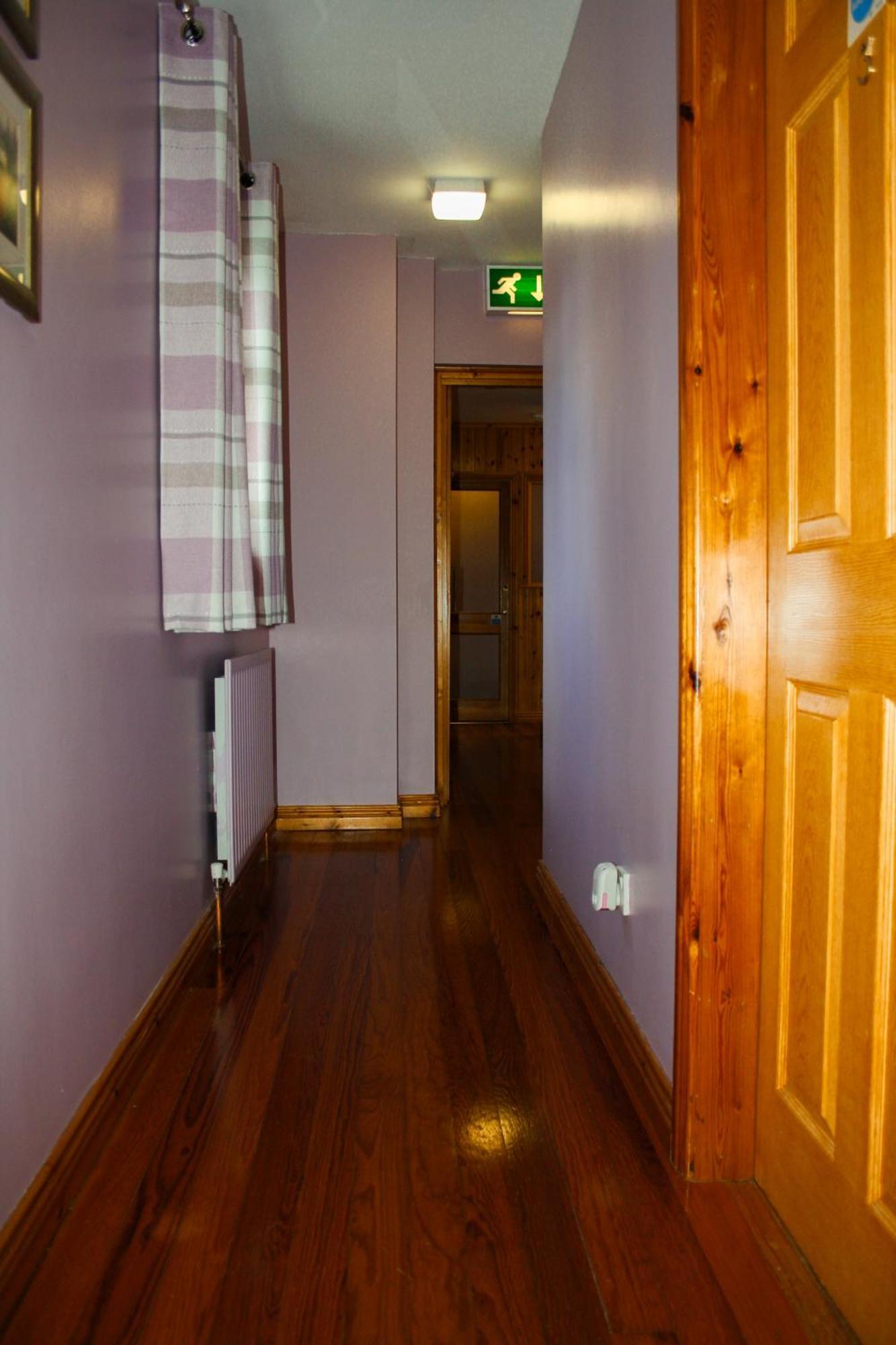 The Coach Inn Страбан Екстериор снимка