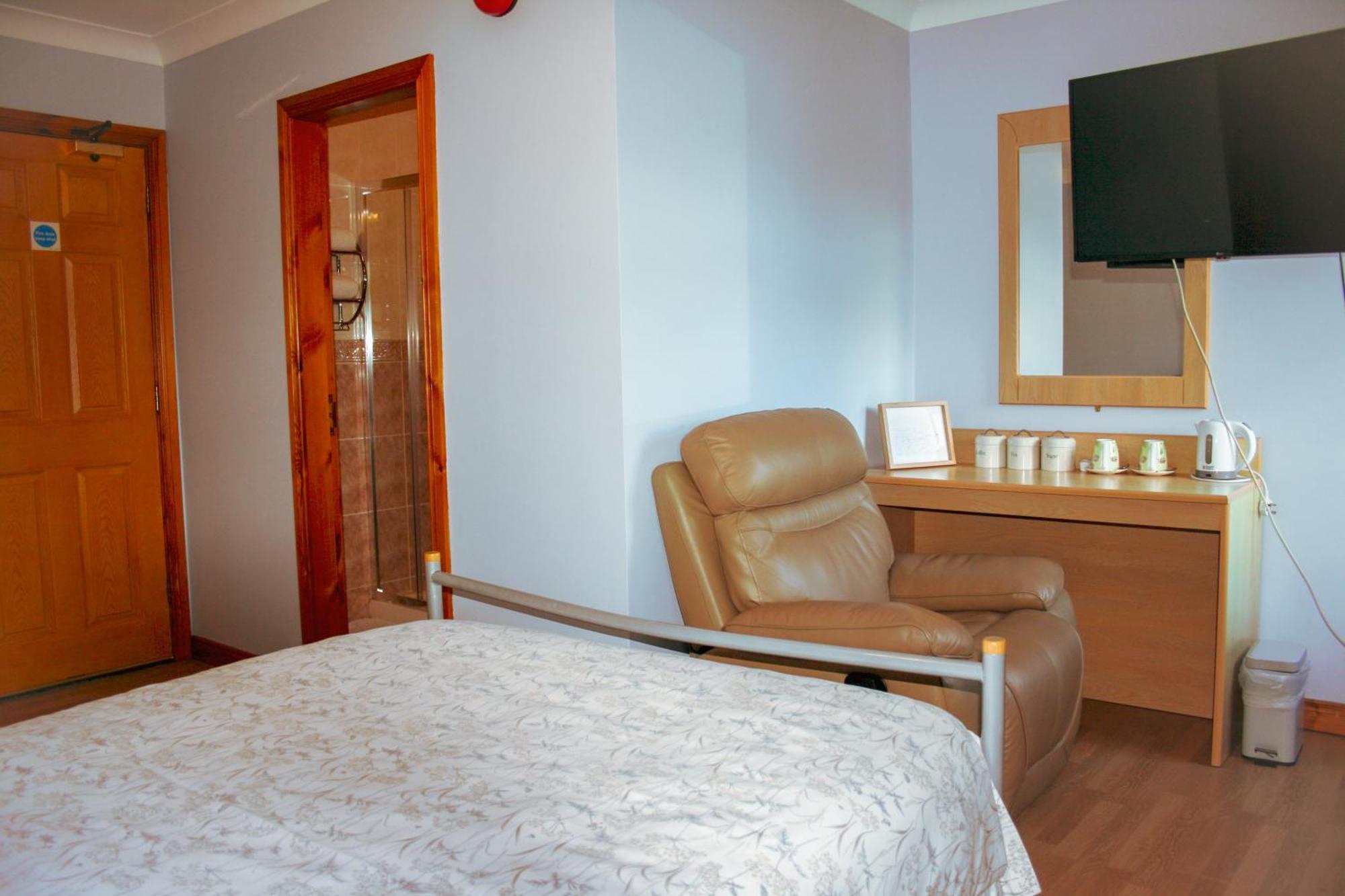 The Coach Inn Страбан Екстериор снимка